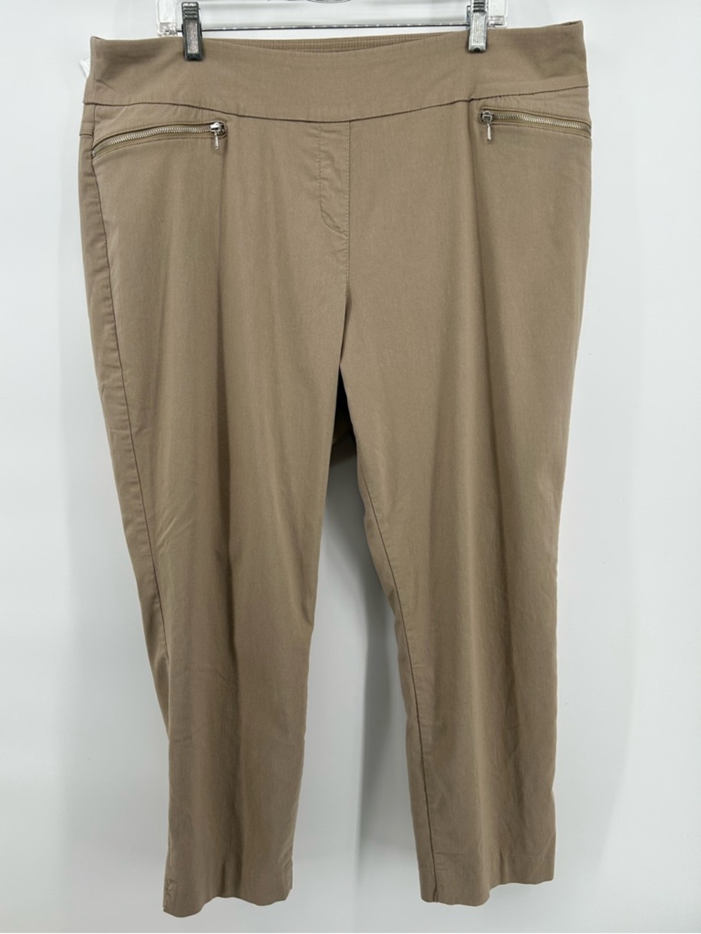 Westbound Stretch Pull-On Capri Pants in Taupe Women's Size 22W